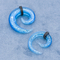 Materielle Ohrenstöpsel-acrylsauertunnels winden sich glänzende blaue Farbe mit ledernen Bändern